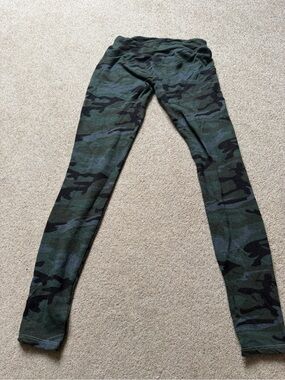 Sundry Camo Leggings Size 0 Green Black Stretch Lounge Yoga Pants USA